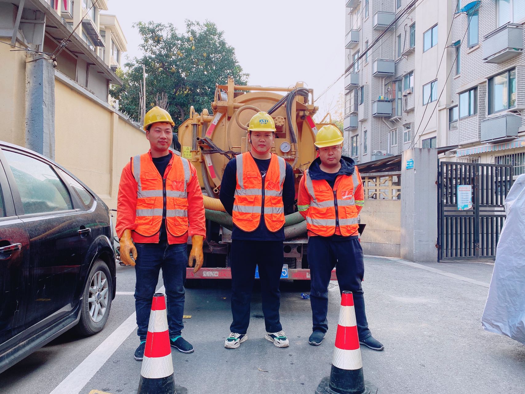 上海市南京某小区管道清淤检测施工